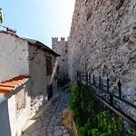 Mustafa Tokalac Castle House Penzion 4*