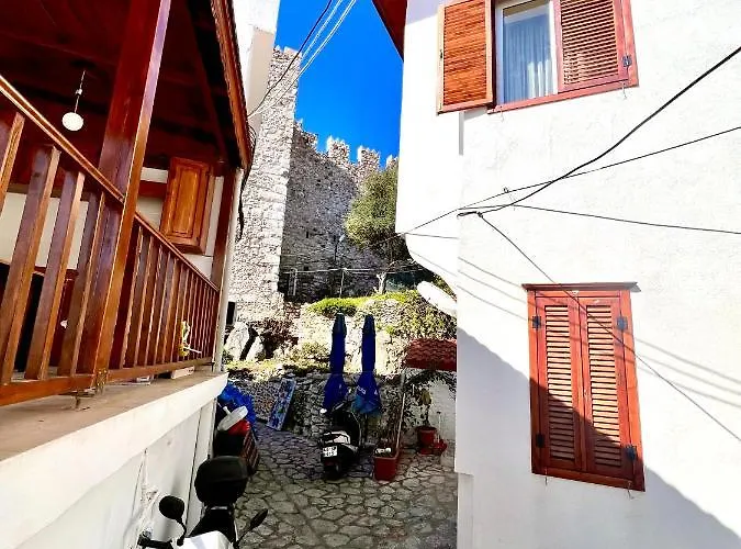 بيت ضيافة Mustafa Tokalac Castle House مرمريس