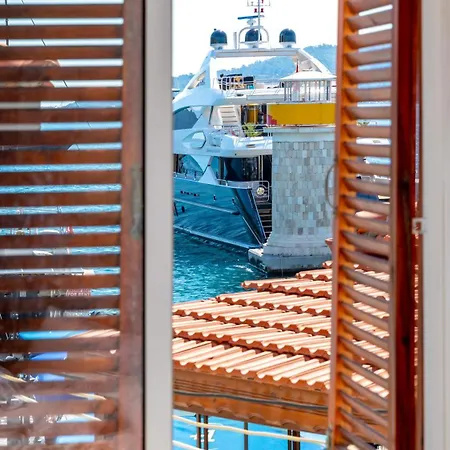 בית הארחה Mustafa Tokalac Castle House 4*